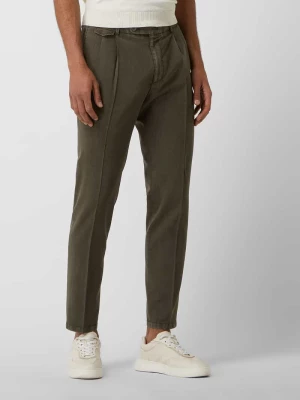 Spodnie z zakładkami w pasie o kroju shaped fit z żywej wełny model ‘Sapo’ Windsor