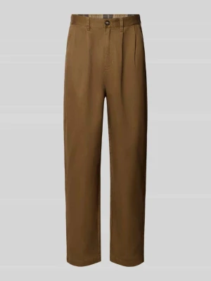 Spodnie z zakładkami w pasie ze strukturą splotu twill Barbour Piaskowy