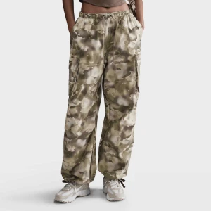 Zdjęcie produktu Nike Sportswear Cargo Pants Dance kobiety Bojówki camo rozmiar Odzież