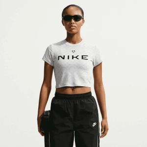Zdjęcie produktu Sportswear Chill Knit Cropped T-Shirt Nike biały
