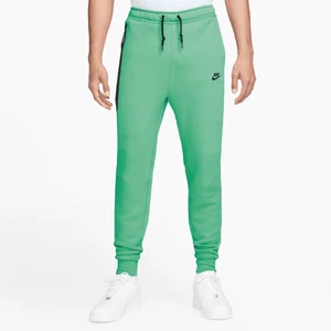 Sportswear Tech Fleece Jogger, marki NIKEApparel, w kolorze Zielony, rozmiar