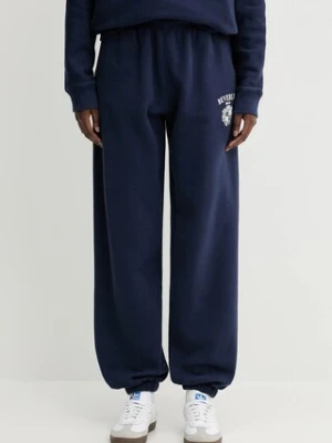 Sporty & Rich spodnie dresowe Bh Crest Soft damskie kolor granatowy z nadrukiem PA050626256BL106