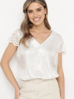 Srebrna Bluzka z Krótkim Koronkowym Rękawem i Trójkątnym Dekoltem Rasgitta christy