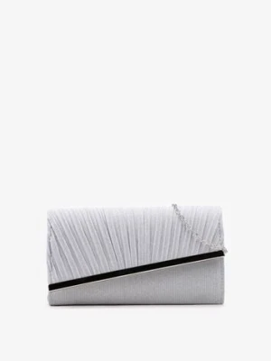 Srebrna Torebka Kopertowa Ozdobiona Brokatem i Asymetryczną Klapką Trippiera