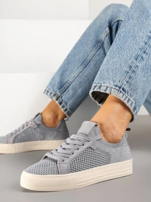 Srebrne Siateczkowe Sneakersy Ozdobione Metaliczną Nicią Nimiarene
