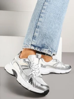 Srebrne Streetwearowe Sneakersy ze Wstawkami z Siateczki Deylisse fashion belle