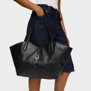 Średnia Czarna Skórzana Torba Z Rączkami Tous Manifesto - Tous