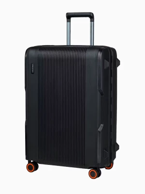 Średnia czarna walizka zamykana na klamry Puccini