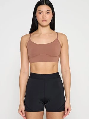 Stanik sportowy z lekkim wsparciem Stronger