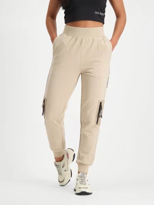 Steve Madden Spodnie dresowe "Ibreaker" w kolorze beżowym rozmiar: M
