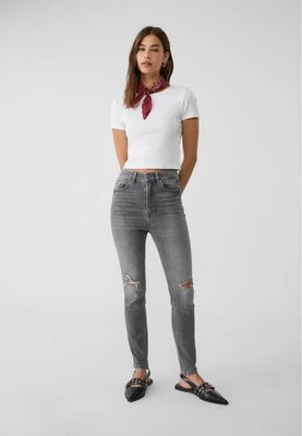 Stradivarius 1450 Jeansy typu rurki z bardzo wysokim stanem  Czarny denim