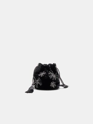 Stradivarius Aksamitna torebka-worek z koralikami  Czarny