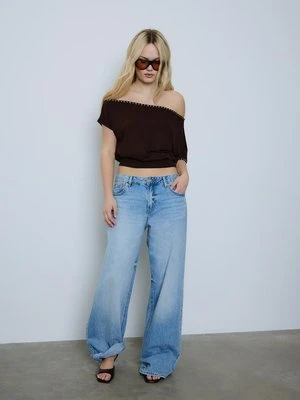 Stradivarius Asymetryczna koszulka z nitami  Brązowy