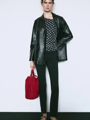 Stradivarius Asymetryczna koszulka z tiulu we wzory  Czarny