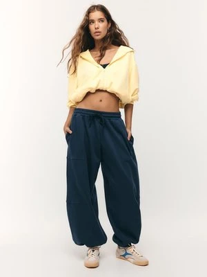 Stradivarius Bluza bomber z kapturem i nadrukiem  Żółty pastelowy