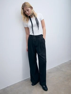 Stradivarius Body basic z okrągłym dekoltem  Biały