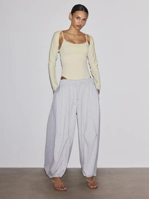 Stradivarius Body na ramiączkach z koronką  Żółty pastelowy