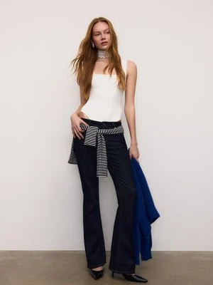 Stradivarius Body poliamidowy z dekoltem kwadratowym  Ecru