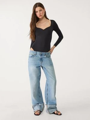 Stradivarius Body z dekoltem w serce  Czarny