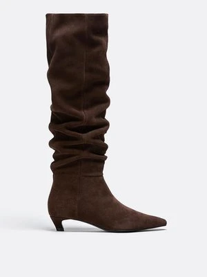 Stradivarius Botki slouchy ze skóry z obcasem typu kaczuszka  BRĄZOWY