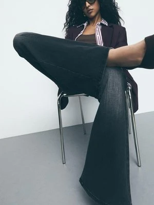 Stradivarius D04 Dżinsy dzwony niski stan  CZARNY DENIM