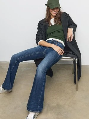 Stradivarius D04 Jeansy dzwony z niskim stanem  ŚREDNI NIEBIESKI DENIM