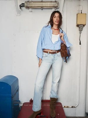 Stradivarius D68 Jeansy bootcut z paskiem  ŚREDNIOJASNY NIEBIESKI DENIM