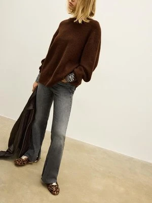 Stradivarius D74 Jeansy dzwony z rozcięciem  CZARNY DENIM Z EFEKTEM SPRANIA