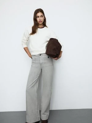 Stradivarius D77 Jeansy minimalistyczne z kieszeniami  PERŁOWOSZARY DENIM