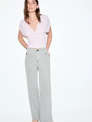 Stradivarius D77 Jeansy minimalistyczne z kieszeniami  PERŁOWOSZARY DENIM