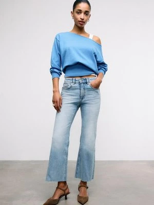 Stradivarius D78 Dżinsy cropped dzwony  JASNONIEBIESKI DENIM
