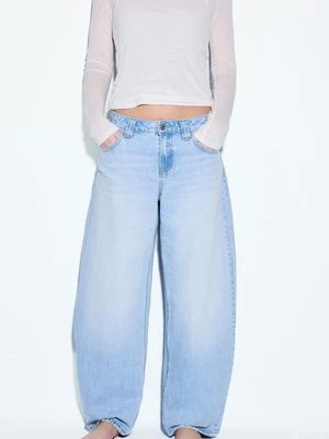 Stradivarius D80 Jeansy barrel fit  ŚREDNIOJASNY NIEBIESKI DENIM