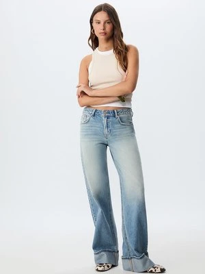 Stradivarius D91 Jeansy z niskim stanem i szerokimi nogawkami  ŚREDNIOJASNY NIEBIESKI DENIM