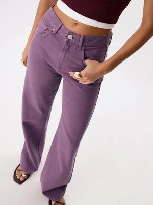 Stradivarius D92 jeansy o prostym kroju typu wide leg  Fioletowy