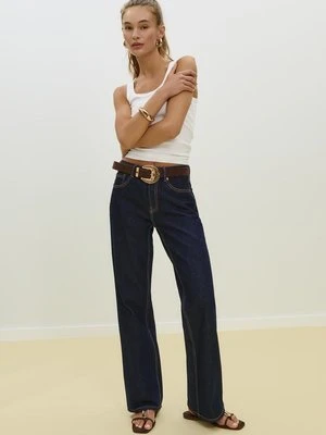 Stradivarius D92 jeansy o prostym kroju typu wide leg  NIEBIESKI DENIM OVERDYED
