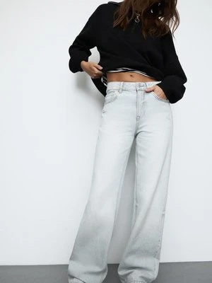 Stradivarius D92 jeansy o prostym kroju typu wide leg  PERŁOWOSZARY DENIM