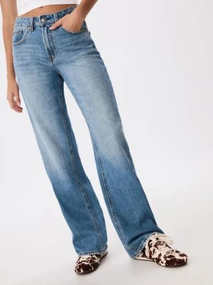 Stradivarius D92 jeansy o prostym kroju typu wide leg  ŚREDNI NIEBIESKI DENIM