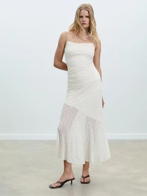 Stradivarius Długa sukienka na ramiączkach z koronki  Waniliowy