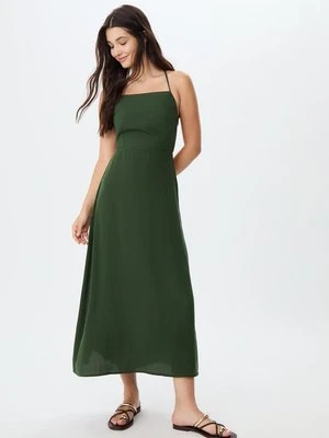 Stradivarius Długa, zwiewna sukienka z odkrytymi plecami  0-525