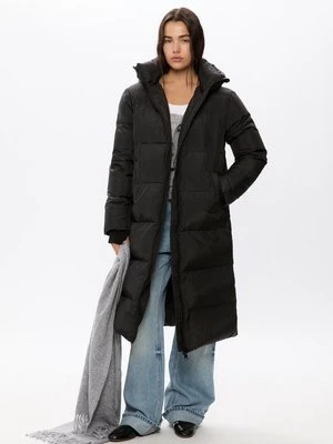 Zdjęcie produktu Stradivarius Długi pikowany płaszcz puchowy  Czarny