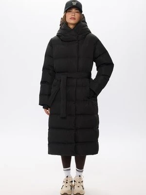 Stradivarius Długi pikowany płaszcz z piór z paskiem  Czarny