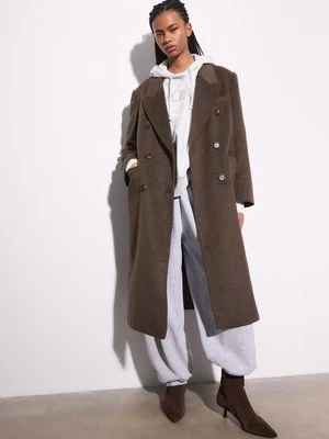Stradivarius Długi płaszcz oversize z zapięciem na zakładkę  Brązowy