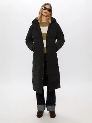 Stradivarius Długi płaszcz pikowany  Czarny