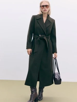 Stradivarius Długi płaszcz z paskiem  Khaki