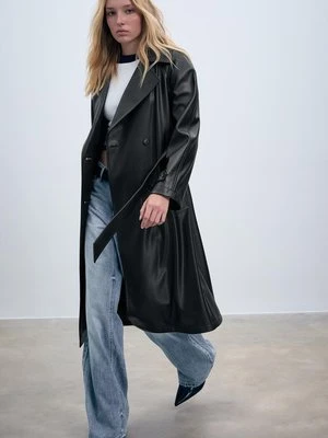 Stradivarius Długi trencz ze sztucznej skóry  Czarny