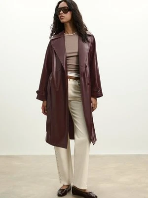 Stradivarius Długi trencz ze sztucznej skóry  Wiśniowy