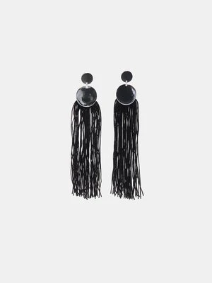 Stradivarius Długie kolczyki z frędzlami  Czarny