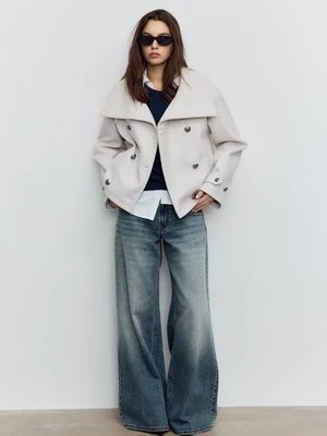 Stradivarius Dwurzędowa kurtka z golfem i miękkim wykończeniem  Ecru