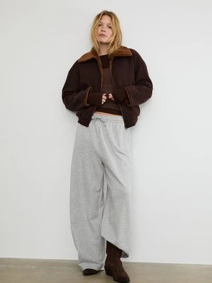 Stradivarius Dwustronna kurtka ze sztucznego futra  Brązowy