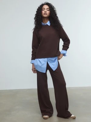 Stradivarius Dzianinowa koszulka z okrągłym dekoltem  Brązowy